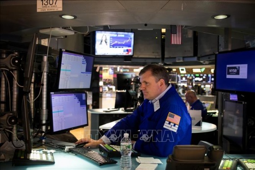 Chứng khoán Mỹ bật tăng nhờ dữ liệu củng cố kỳ vọng Fed hạ lãi suất