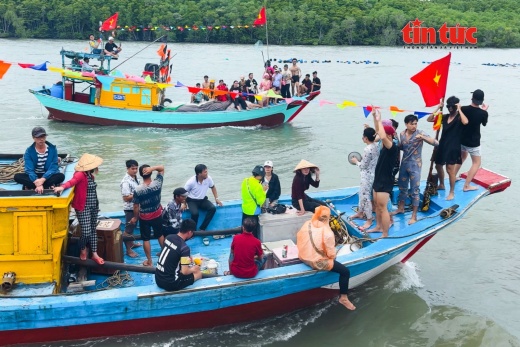 Lễ hội Nghinh Bà Thủy Long 2025: Sắc màu văn hóa trên đảo Thạnh An