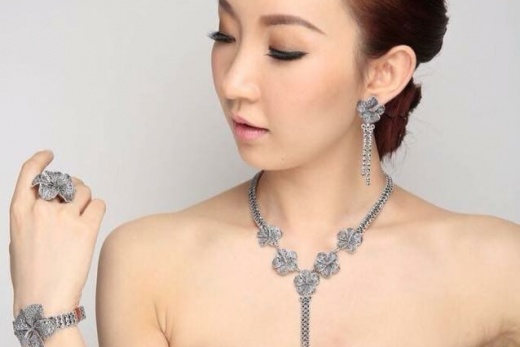 Trang sức bạc năm 2026: Khi thời trang giao thoa cùng năng lượng phong thủy