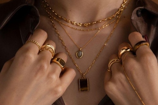 Trang sức Maximalism: Tạo điểm nhấn riêng giàu tính sáng tạo và khai mở tinh thần tự do