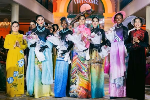 Tranh cãi về nút Tàu trên áo dài Tết 2026: Sáng tạo cách tân hay lai căng?