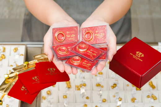 Tết đến, vàng lên ngôi: Từ tích trữ sang cầu may, trao lộc