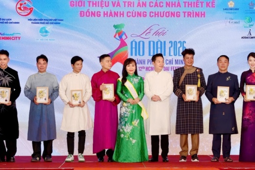 Việt Nam Gấm Hoa – dấu ấn mới của Đỗ Trịnh Hoài Nam trên hành trình sáng tạo áo dài