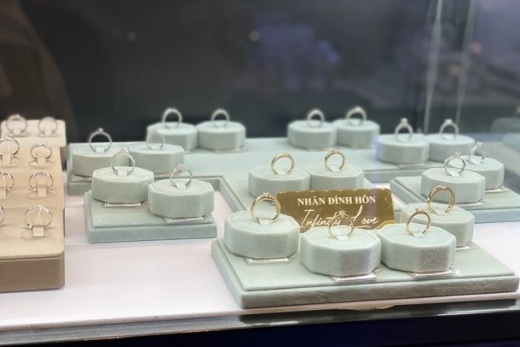 Quà tặng ngày 8/3: Gợi ý những mẫu nhẫn nhỏ xinh đầy ý nghĩa khiến phái đẹp “tan chảy”