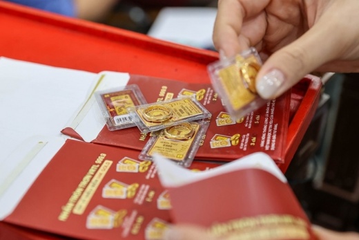 Giá vàng ngày 17/4: Lao dốc mạnh, thị trường đối mặt nhiều áp lực giảm